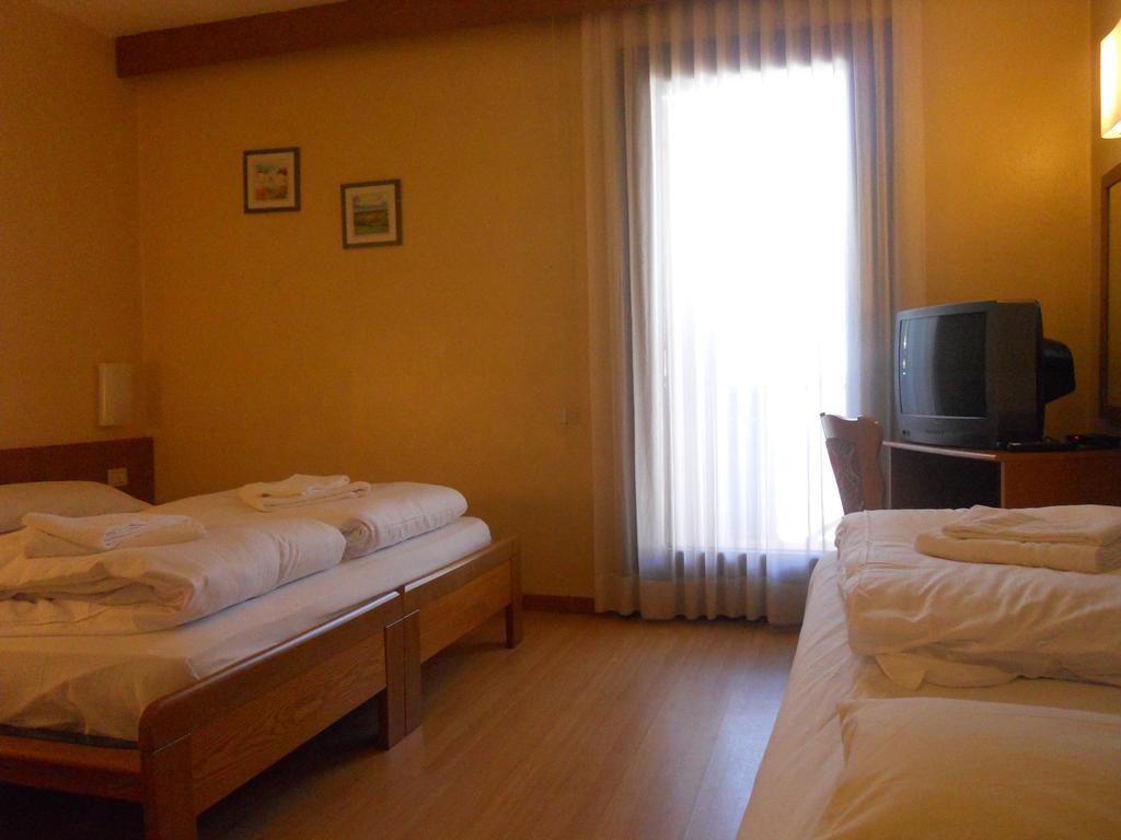 Park Hotel Miramonti Фолгария Стая снимка
